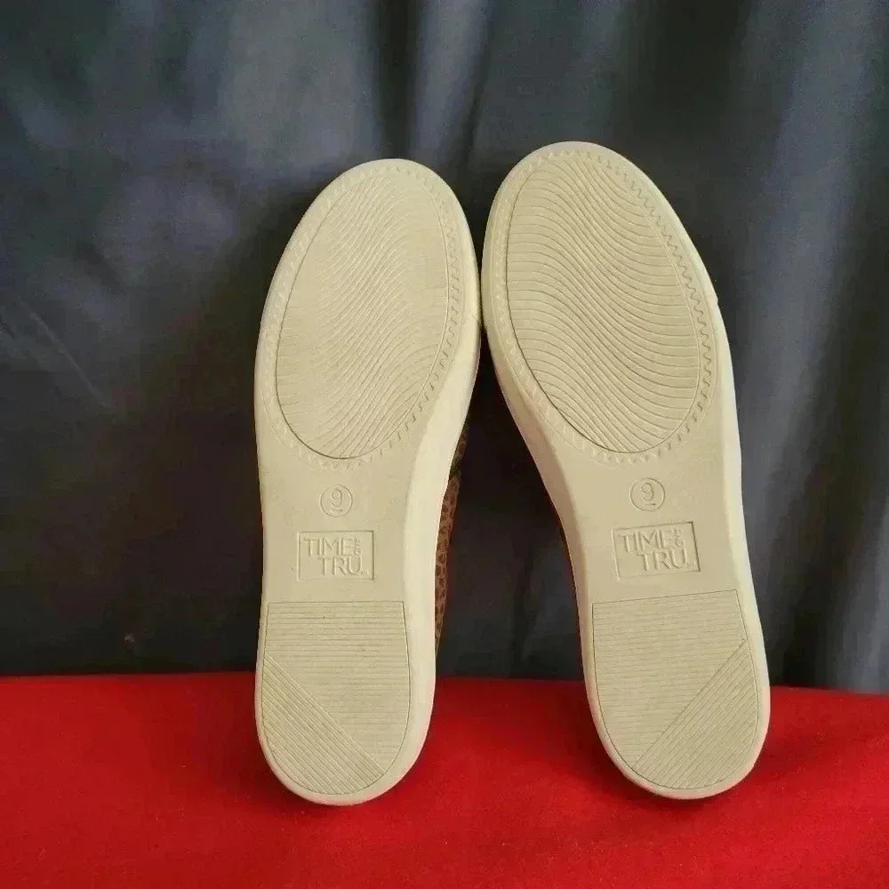 Time and Tru Shoes 9 NWOT - Picture 5 of 5